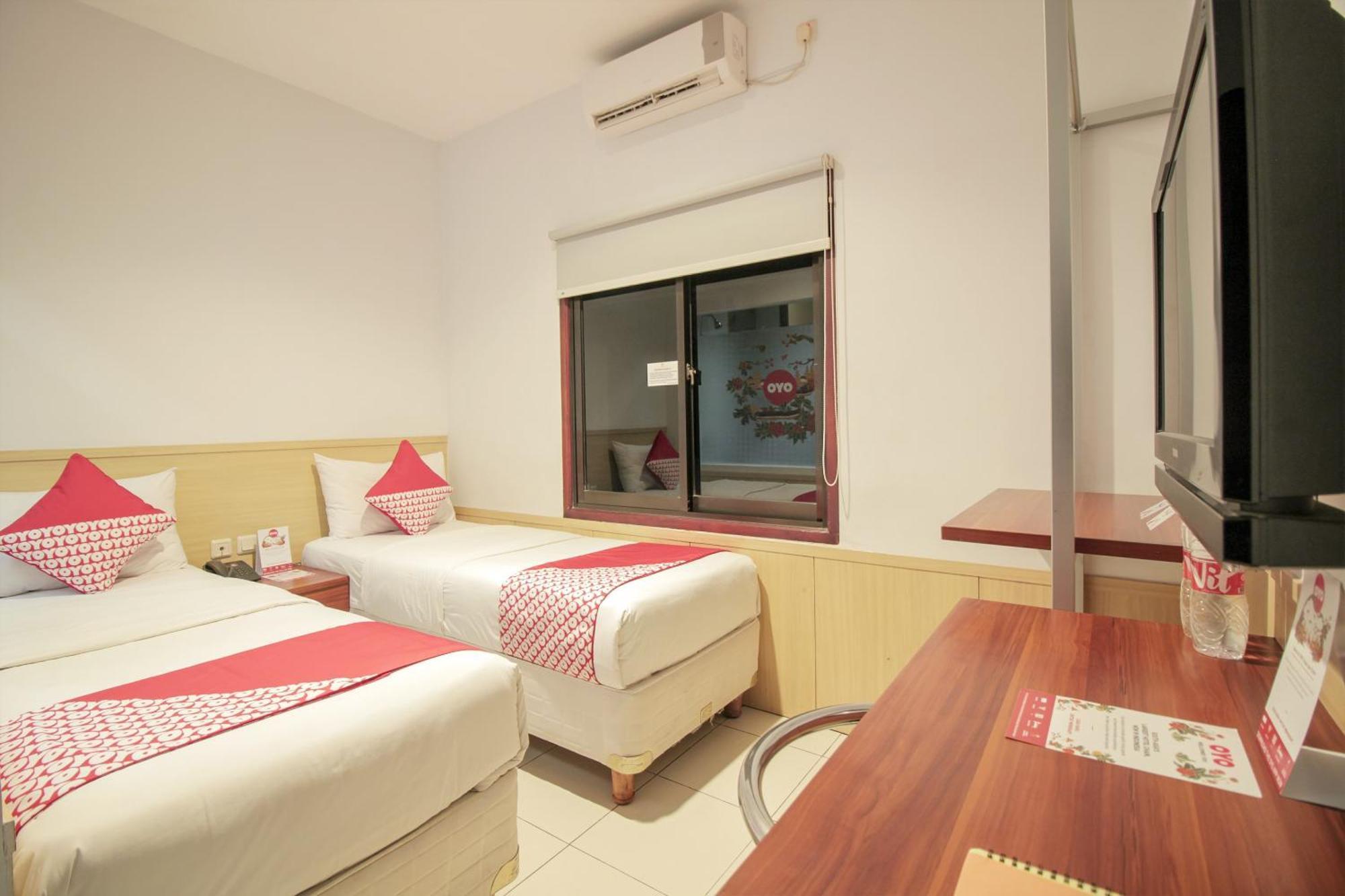 Collection O 295 Grha Ciumbuleuit Guest House Bandung Eksteriør billede