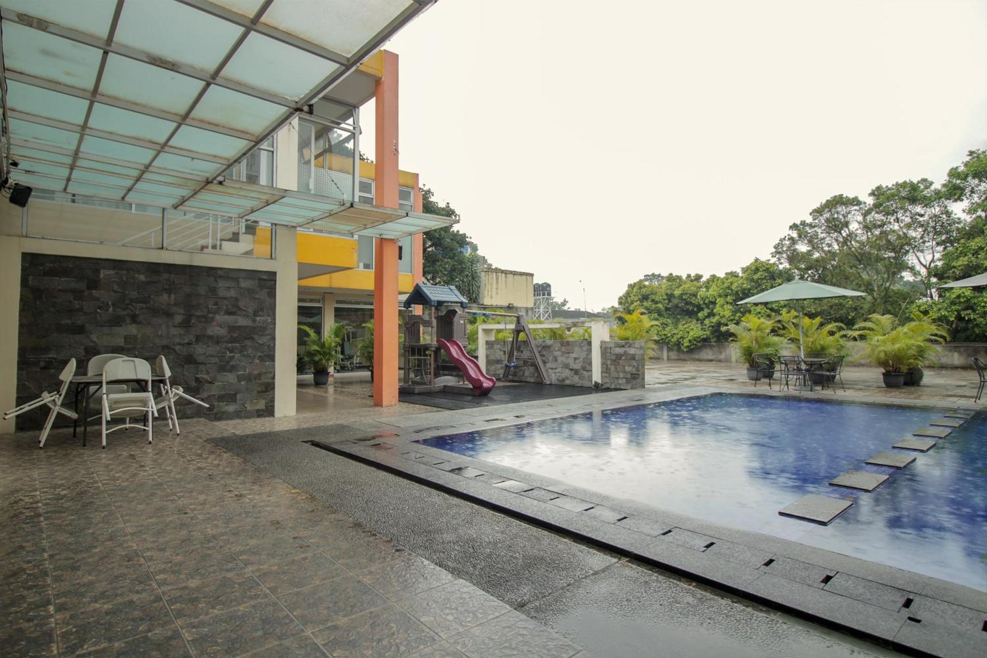 Collection O 295 Grha Ciumbuleuit Guest House Bandung Eksteriør billede