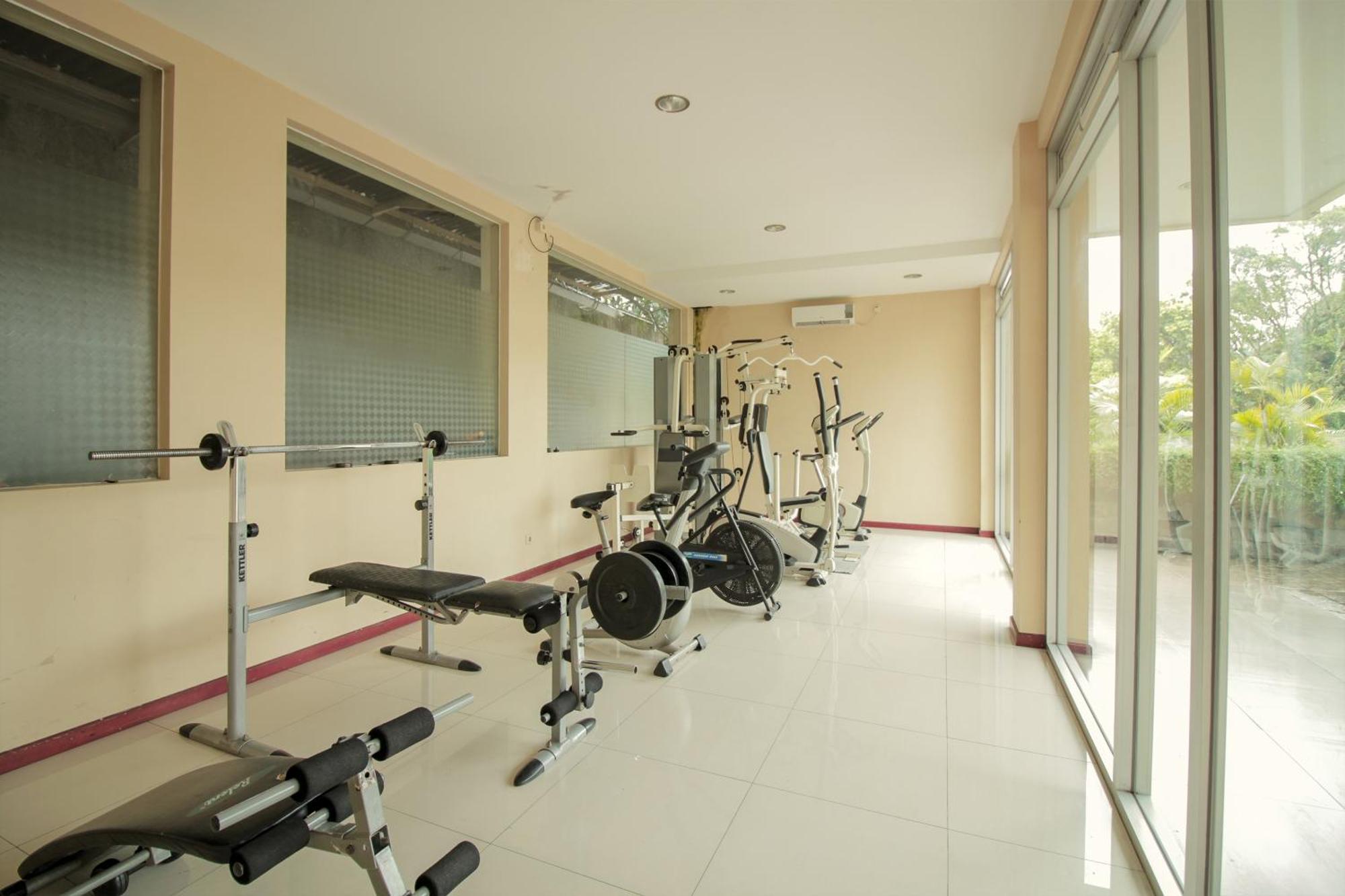 Collection O 295 Grha Ciumbuleuit Guest House Bandung Eksteriør billede