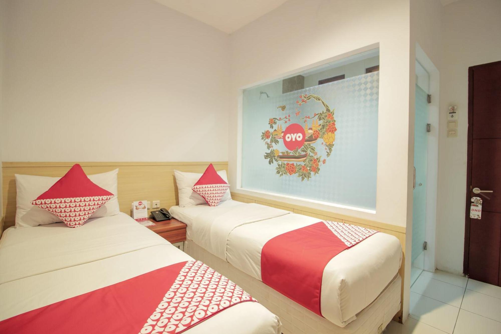 Collection O 295 Grha Ciumbuleuit Guest House Bandung Eksteriør billede