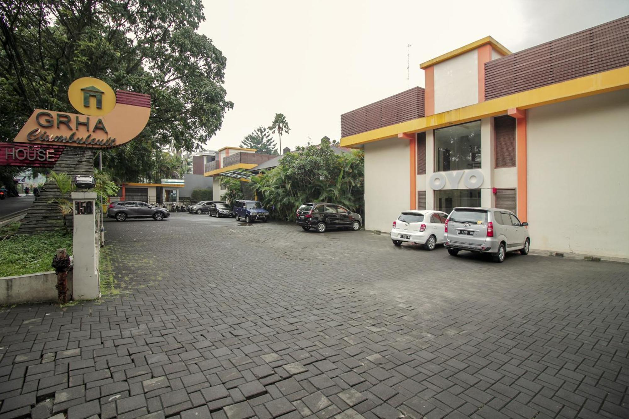 Collection O 295 Grha Ciumbuleuit Guest House Bandung Eksteriør billede