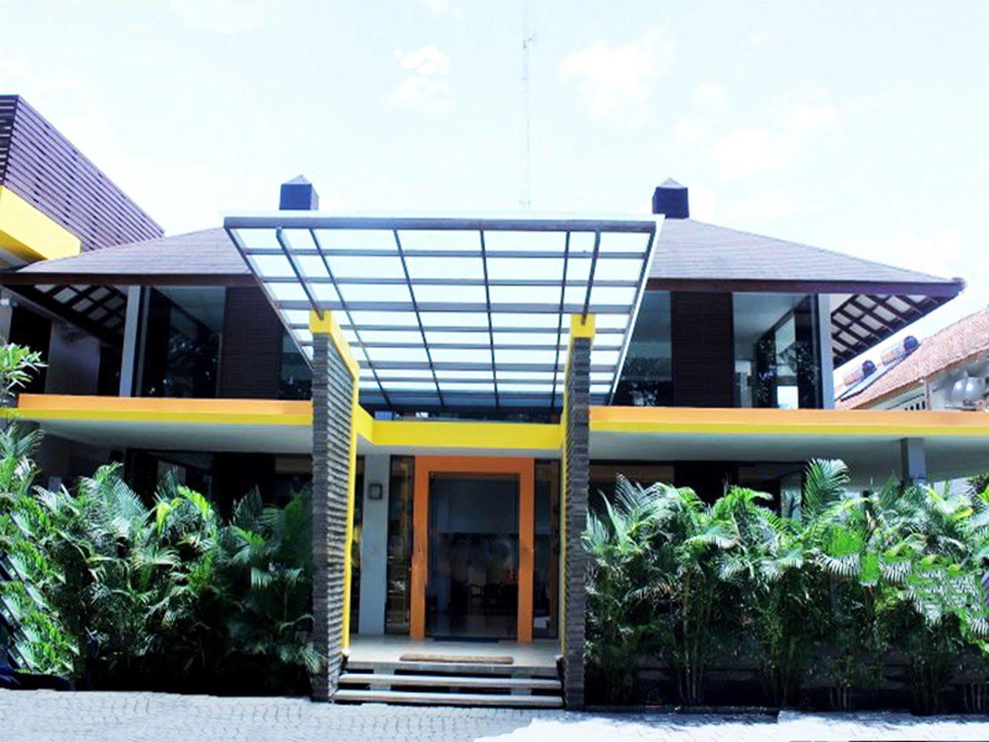 Collection O 295 Grha Ciumbuleuit Guest House Bandung Eksteriør billede